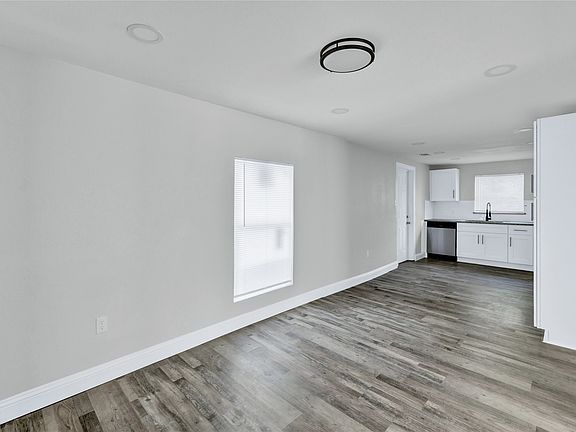 5th image of 501 N Miller St