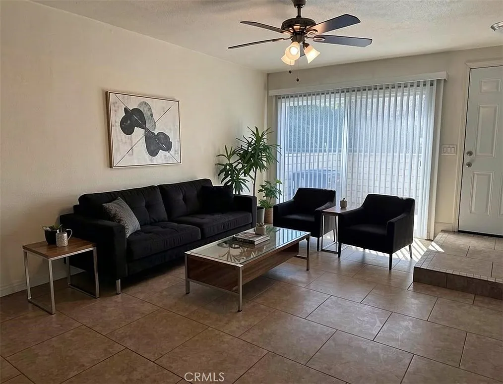2 bed, 1.5 bath, 1045 sqft, $2,650 — Photo 3