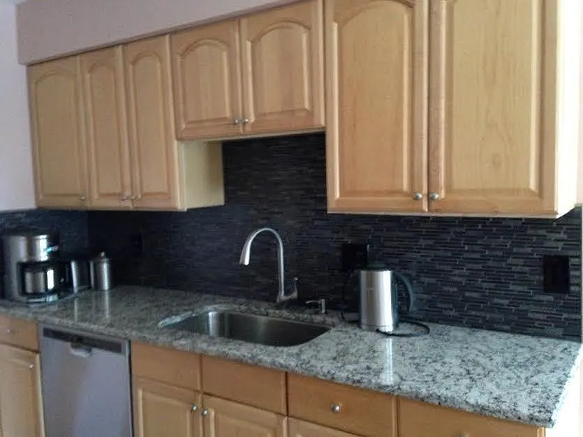 3 bed, 3.5 bath, 2300 sqft, $3,850 — Photo 4