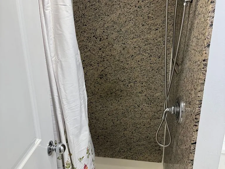 10814-10818 Blix St #10814-814-B2 — Photo 39