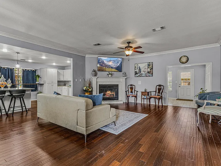 1531 Pickwick Ln — Photo 5