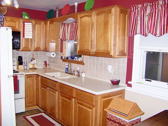 4th image of 2465 Shunk Ave