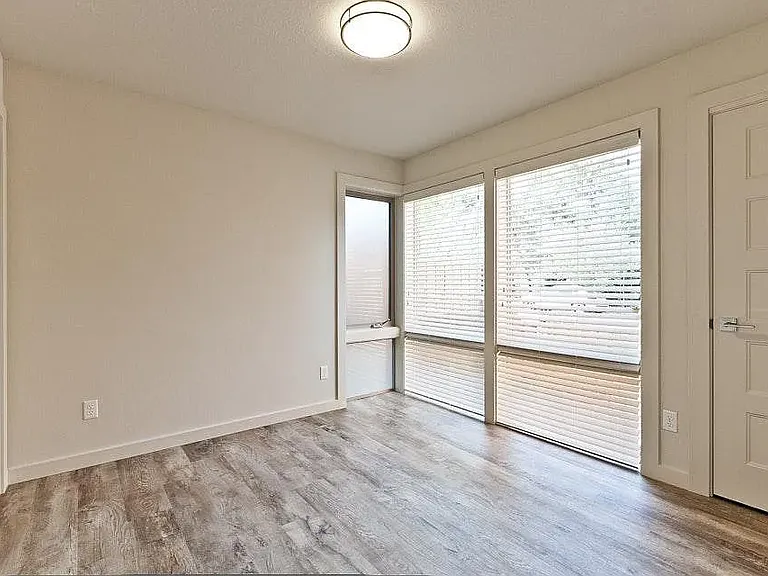 4468 N Michigan Ave #B — Photo 12