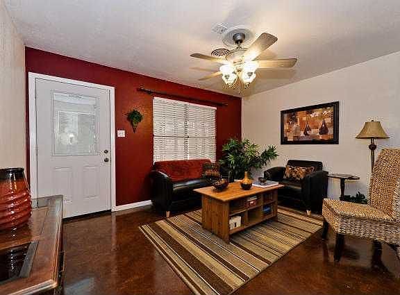 4th image of 2603 Little John Ln