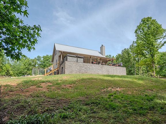 3rd image of 1211 Bundrant Hollow Rd