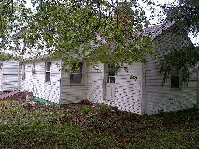 2nd image of 2816 Gillis Rd
