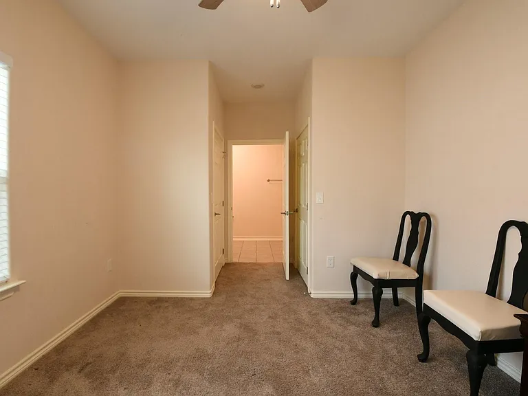 5817 Gaston St — Photo 20