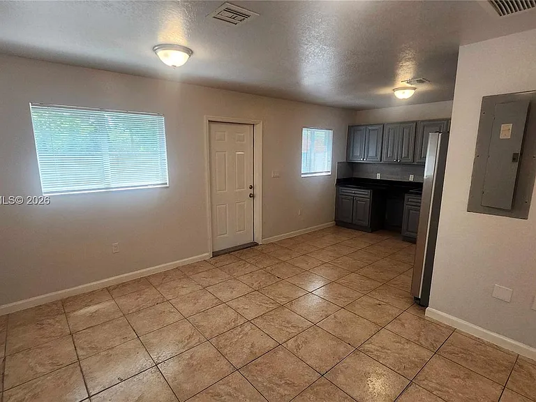 14004 NE 2nd Ave #14004 — Photo 3