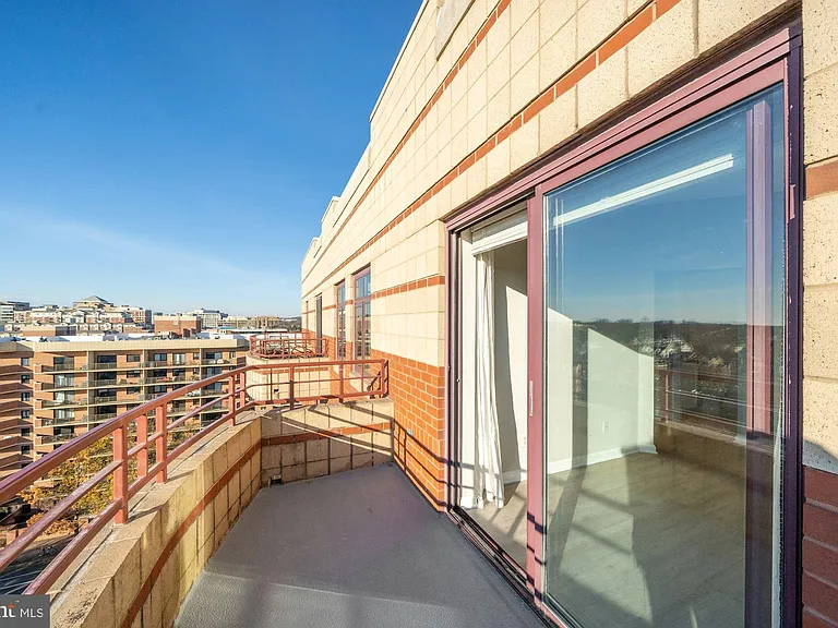 2400 Clarendon Blvd #Penthouse 12 — Photo 26