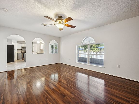 4th image of 87233 Kipling Dr