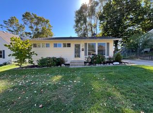 112 Highland Dr NE, Rockford, MI 49341