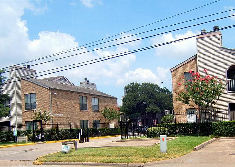 1st image of 2025 Augusta Dr APT 501