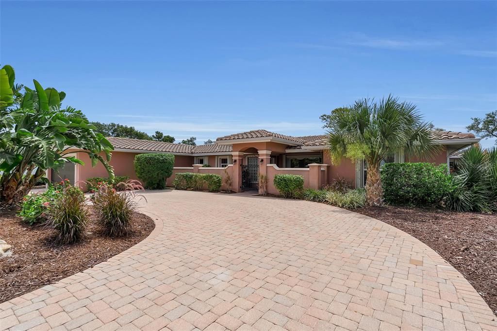 609 Laguna Dr, Venice, FL - View 2
