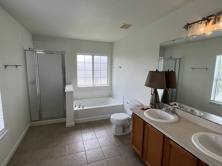101 Hagge Dr — Photo 28