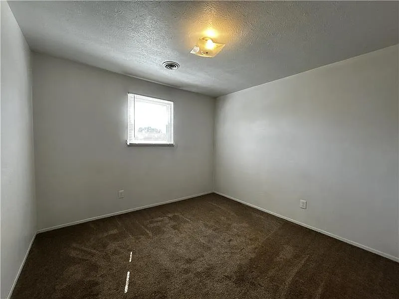 2 bed, $650 — Photo 4