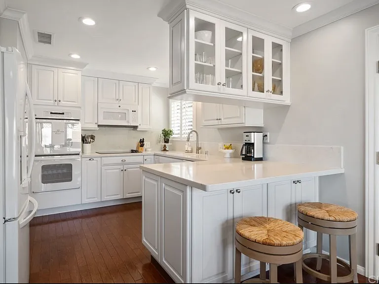 440 Country Club Dr — Photo 12