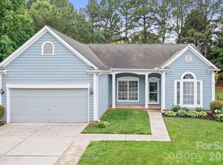 8940 Raven Park Dr, Charlotte, NC 28216