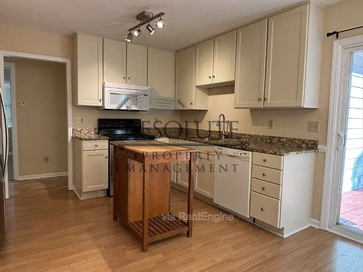Building Photo - 4632 Timberhurst Dr