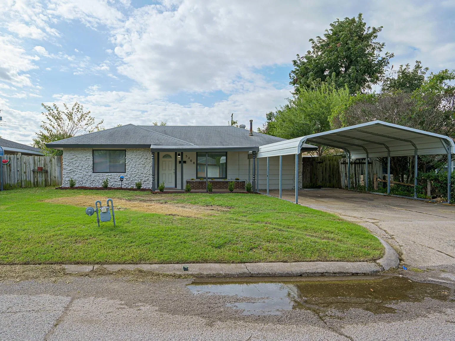 5408 NW 45th St — Photo 2