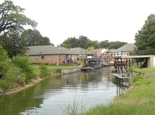 108 Saint Francis Ln, Gun Barrel City, TX 75156