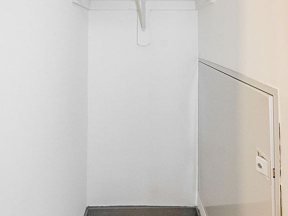 5th image of 1809 E Franklin St #6204