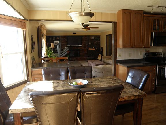 2nd image of 601 Indian Hill Dr