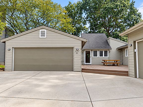 2nd image of 9531 S Harbour Pointe Dr