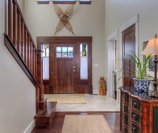 3rd image of 261 Parklands Trl