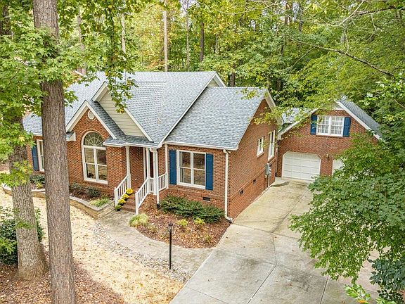 3rd image of 102 Coventry Ln