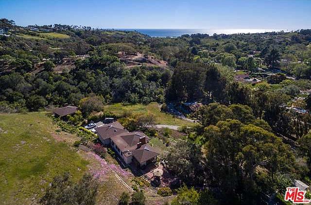 1st image of 6106 Bonsall Dr
