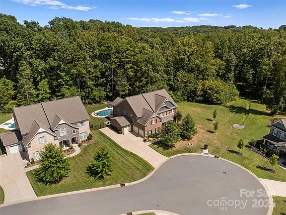 5th image of 1809 Cavaillon Dr