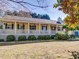 210 Foggy Creek Ln, Clarkesville, GA 30523