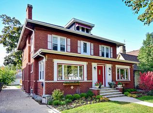 104 Elmore St, Park Ridge, IL 60068