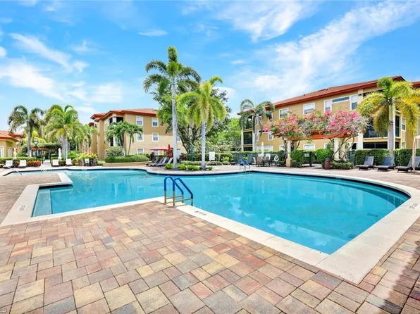 8880 Colonnades CT W #427, BONITA SPRINGS, FL 34135