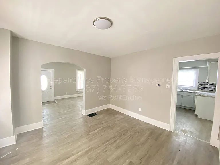 1004 W Fairview Ave — Photo 3