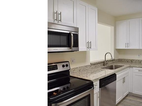 2nd image of 5250 Las Verdes Cir APT 122