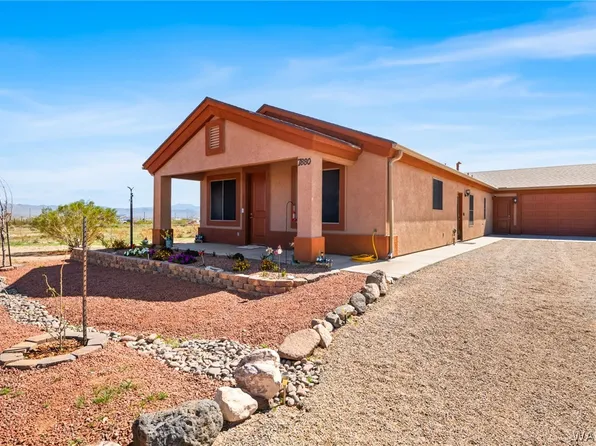 7880 W Shipp Dr, Golden Valley, AZ 86413