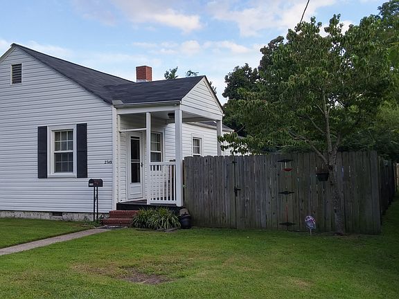 4th image of 2749 Greenwood Dr