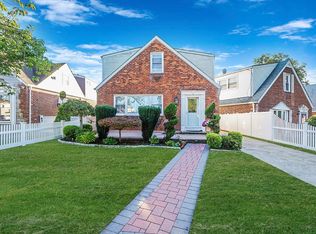 182 Ann St #2, Valley Stream, NY 11580