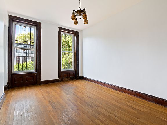 4th image of 615 Mac Donough St