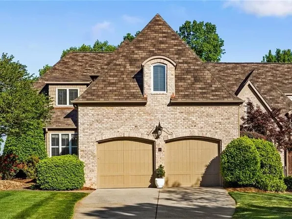 19 Creswell Ct, Greensboro, NC 27407