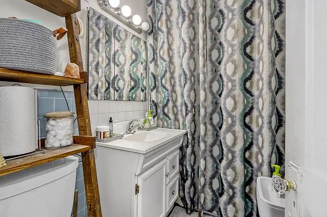 2 bed, $2,700 — Photo 3