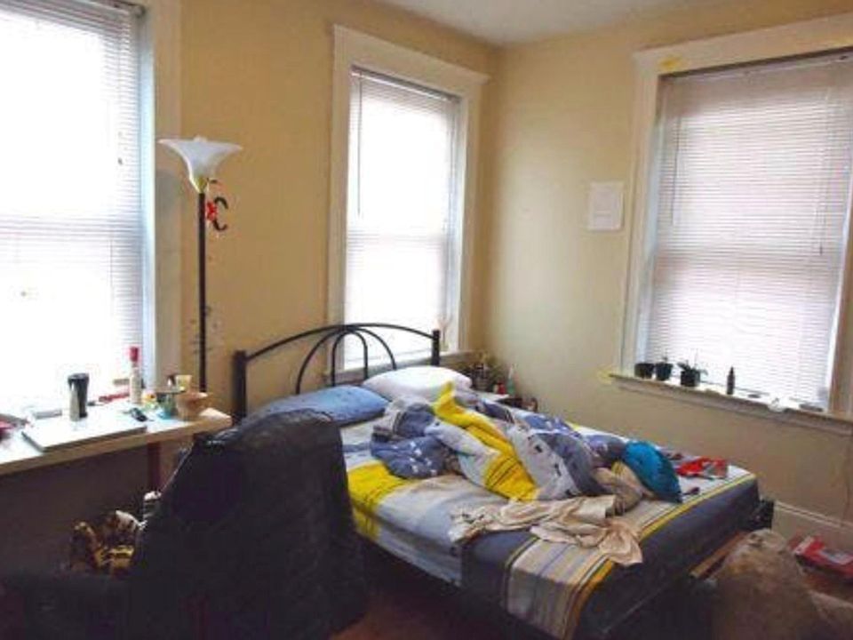 2nd image of 113 Saint Stephen St #2E