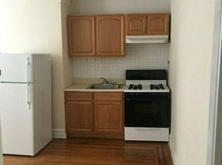 25-61 43rd St #1R, Astoria, NY 11103