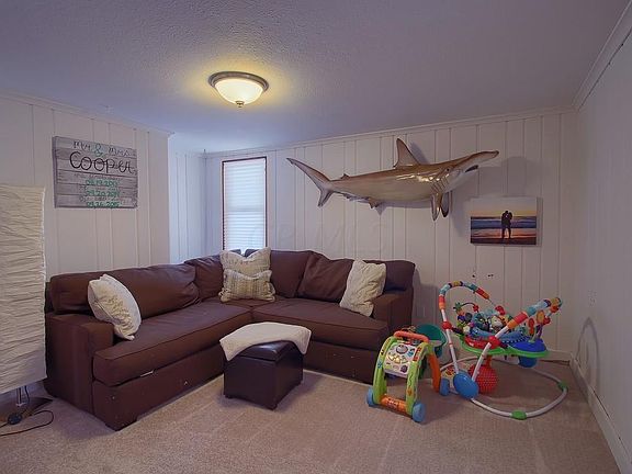 5th image of 122 Parkview Ave