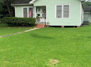 6340 Howe St, Groves, TX 77619