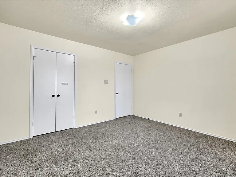 5910 Rolff Ln — Photo 16