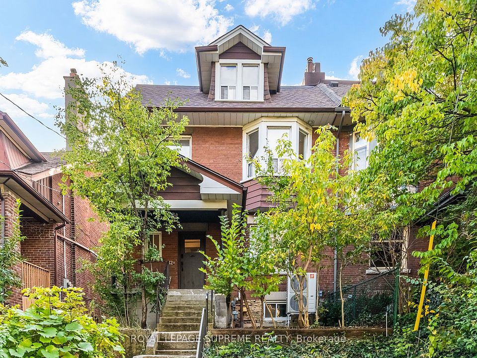 1st image of 32 Thome Cres