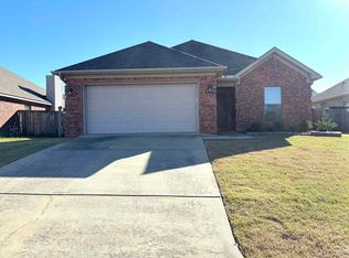 111 Adrienne Ct, Maumelle, AR 72113
