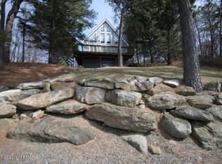 111 Crystal Dr, Long Pond, PA